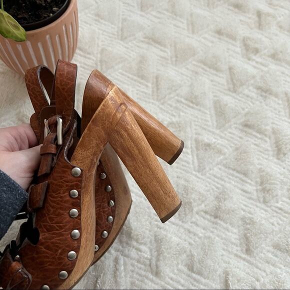 BCBGMaxazria Brown Leather Buckle Strap Wooden Platform Sandals - Picture 7 of 11